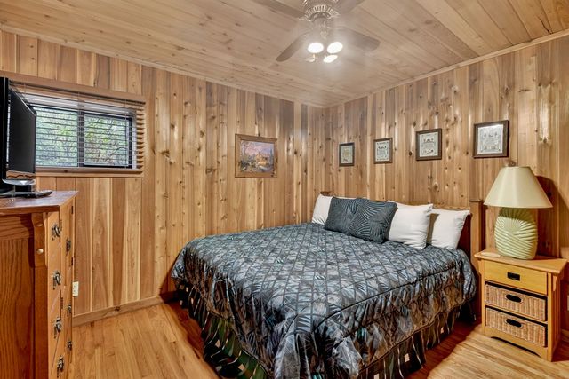 144 Hothouse View, Mineral Bluff, GA 30559