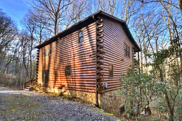 144 Hothouse View, Mineral Bluff, GA 30559