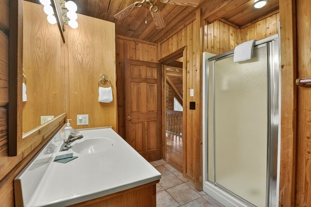 144 Hothouse View, Mineral Bluff, GA 30559