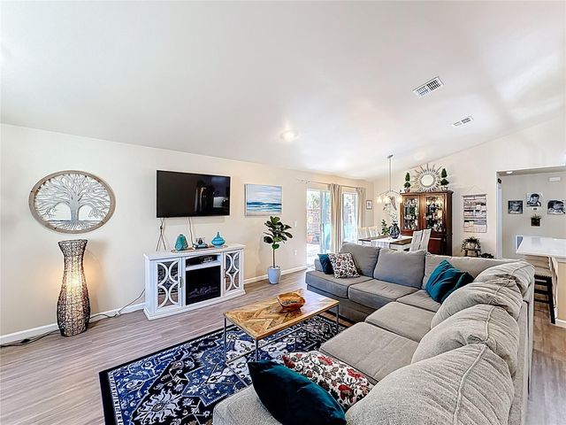 1320 SANFORD AVENUE, Sanford, FL 32771