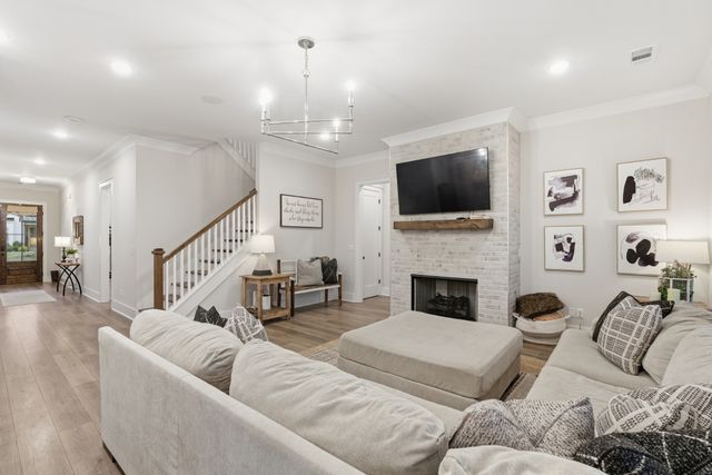 1065 Pine Creek Dr, Arrington, TN 37014