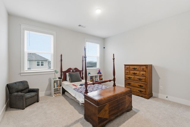 1065 Pine Creek Dr, Arrington, TN 37014