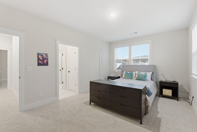 1065 Pine Creek Dr, Arrington, TN 37014