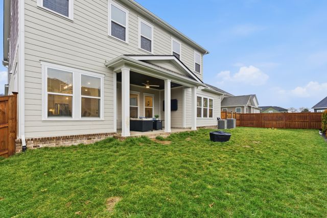 1065 Pine Creek Dr, Arrington, TN 37014