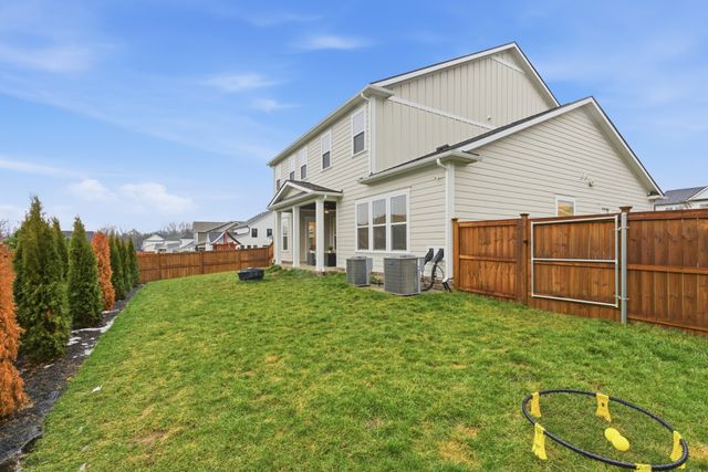 1065 Pine Creek Dr, Arrington, TN 37014