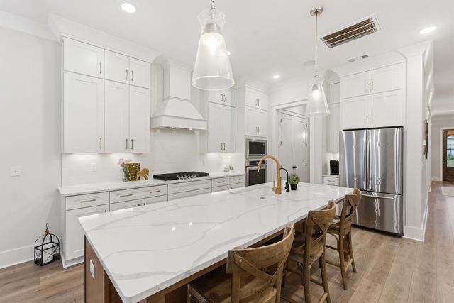 1065 Pine Creek Dr, Arrington, TN 37014