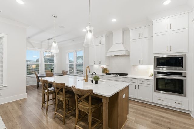 1065 Pine Creek Dr, Arrington, TN 37014