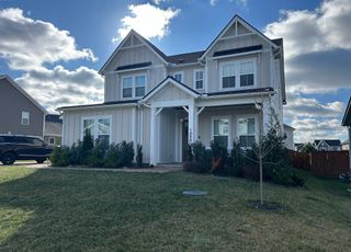 1065 Pine Creek Dr, Arrington, TN 37014