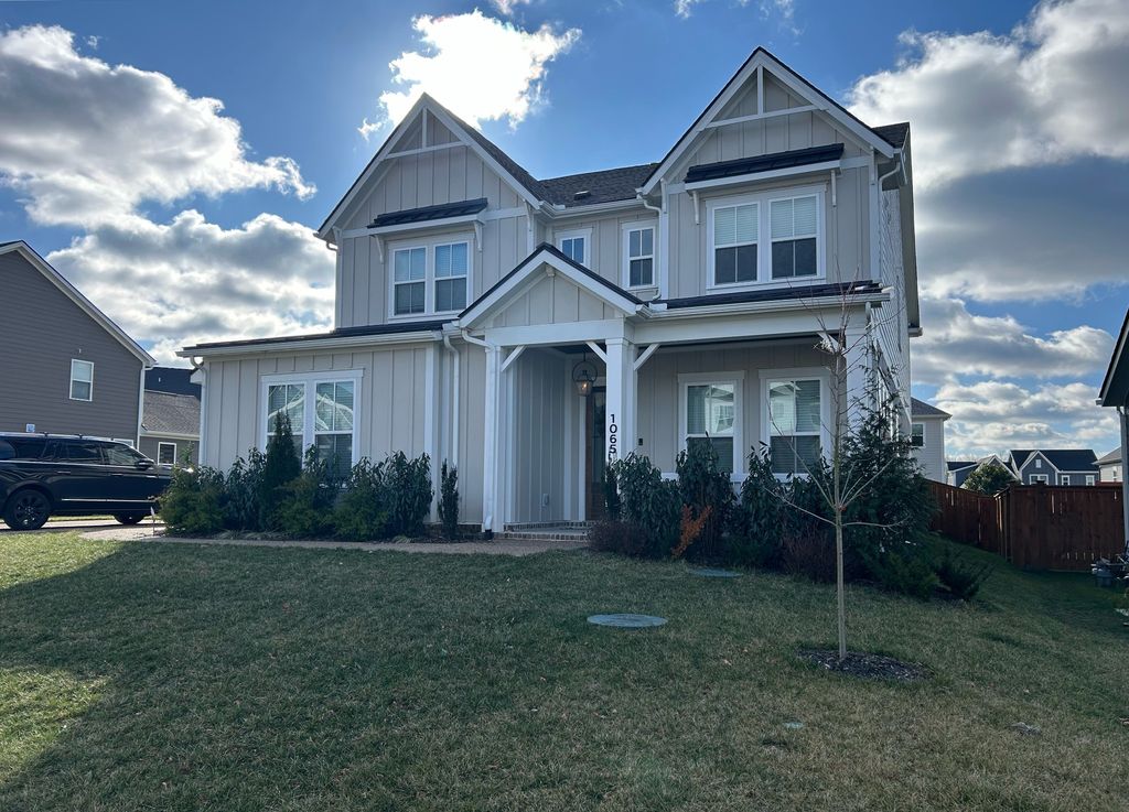 1065 Pine Creek Dr, Arrington, TN 37014