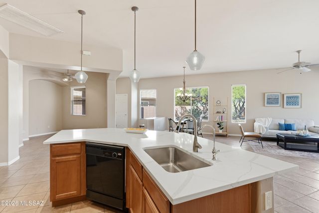 12771 N New Reflection Drive, Marana, AZ 85658