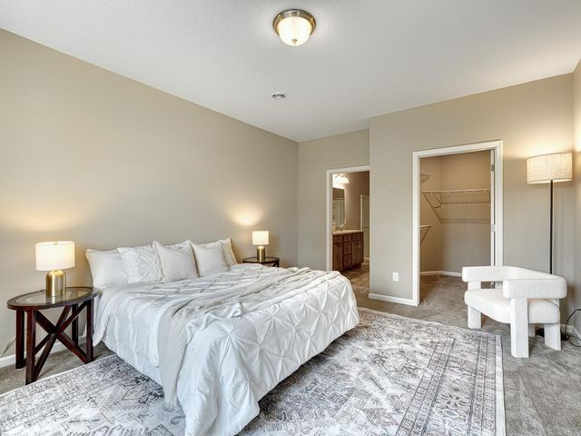 1085 Roselyn Drive, Victoria, MN 55386