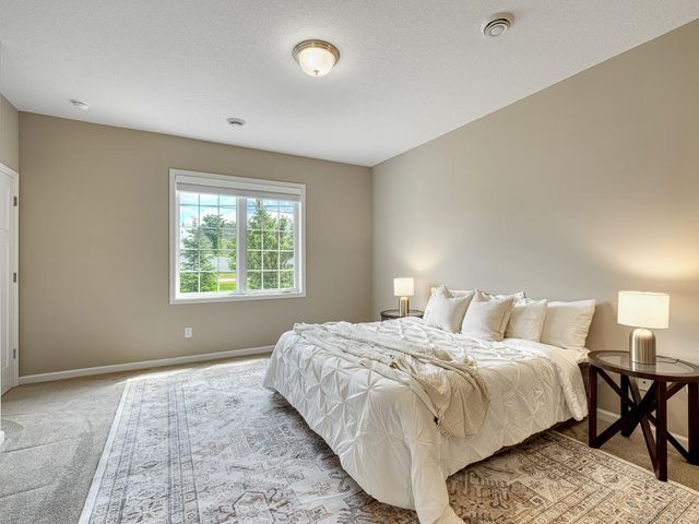 1085 Roselyn Drive, Victoria, MN 55386