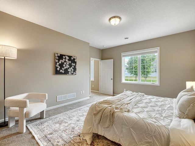 1085 Roselyn Drive, Victoria, MN 55386