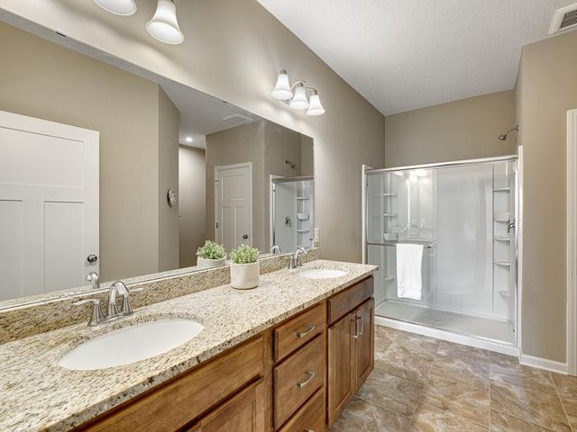 1085 Roselyn Drive, Victoria, MN 55386