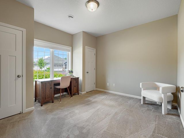 1085 Roselyn Drive, Victoria, MN 55386