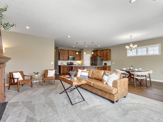 1085 Roselyn Drive, Victoria, MN 55386