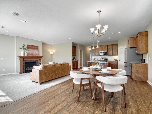 1085 Roselyn Drive, Victoria, MN 55386