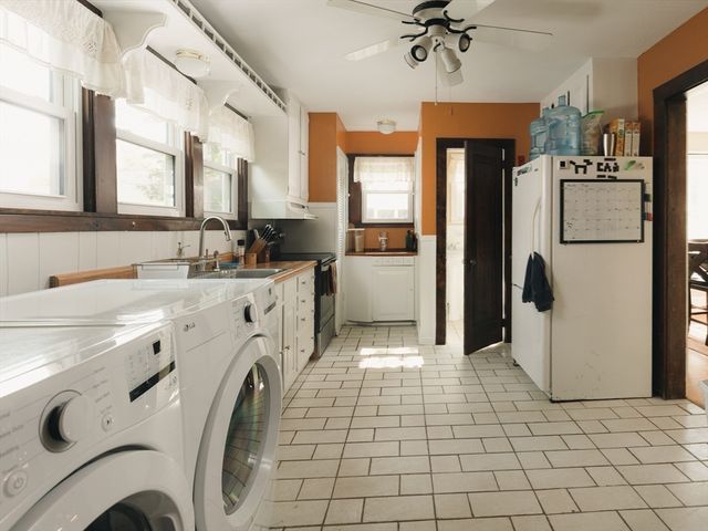 8 Liberty Street, Holyoke, MA 01040