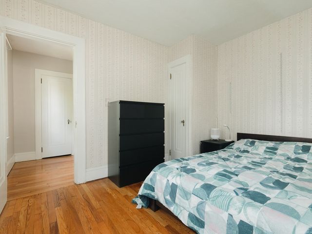 8 Liberty Street, Holyoke, MA 01040