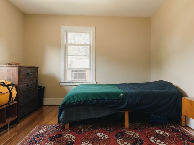 8 Liberty Street, Holyoke, MA 01040