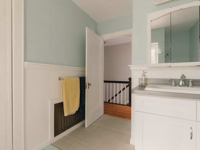 8 Liberty Street, Holyoke, MA 01040