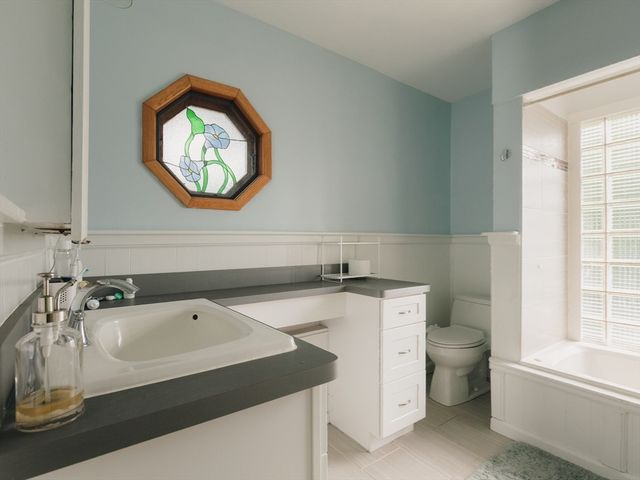 8 Liberty Street, Holyoke, MA 01040