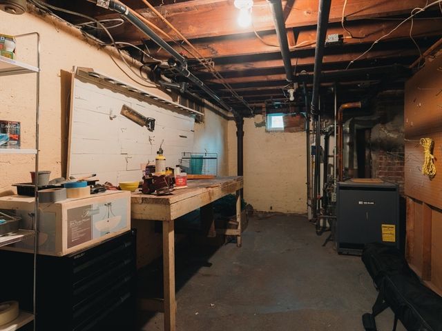 8 Liberty Street, Holyoke, MA 01040