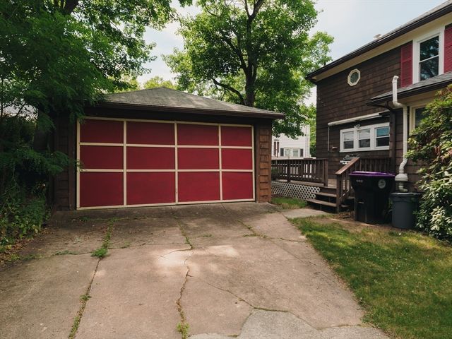 8 Liberty Street, Holyoke, MA 01040
