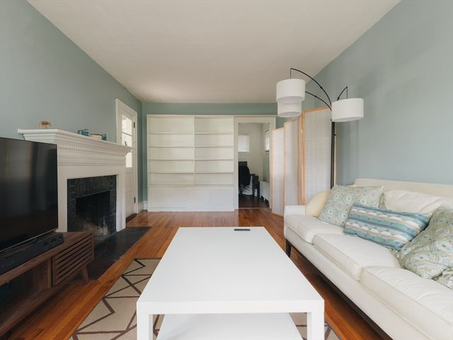 8 Liberty Street, Holyoke, MA 01040
