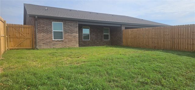 526 68th Avenue, Highfill, AR 72712