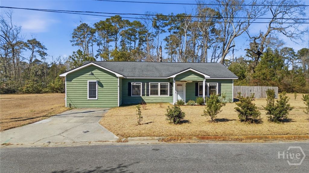 14 Redmond Avenue, Garden City, GA 31408