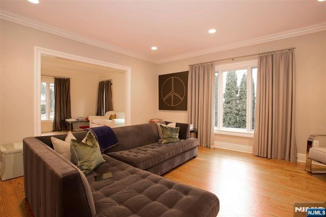 146 Palisade Avenue, Cresskill, NJ 07626