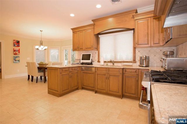 146 Palisade Avenue, Cresskill, NJ 07626