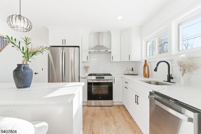 2 Gold St, Green Brook Twp., NJ 08812