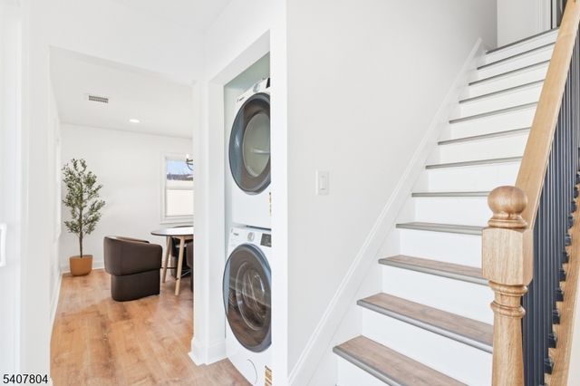 2 Gold St, Green Brook Twp., NJ 08812