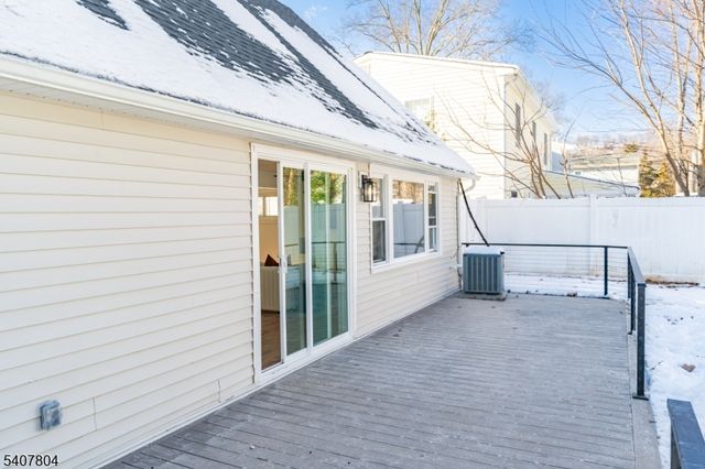 2 Gold St, Green Brook Twp., NJ 08812