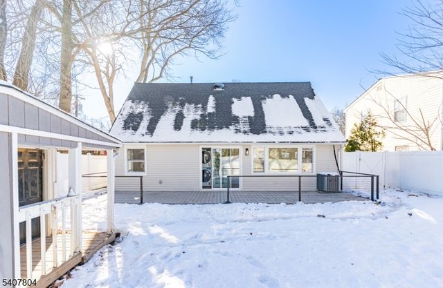 2 Gold St, Green Brook Twp., NJ 08812