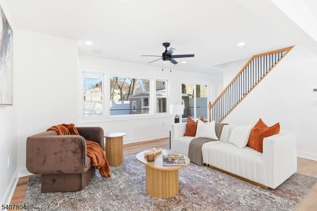 2 Gold St, Green Brook Twp., NJ 08812