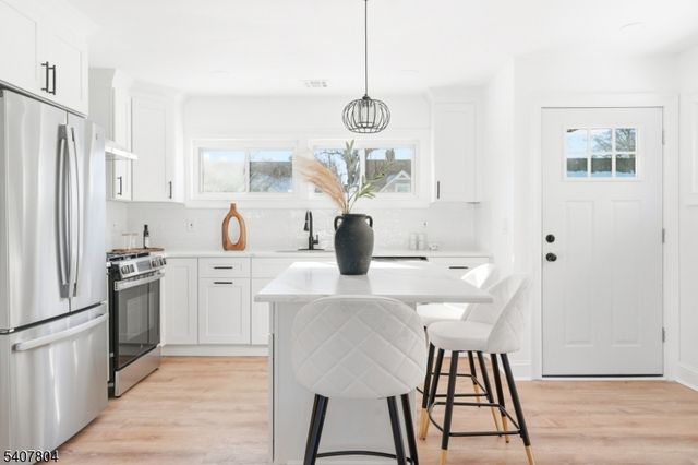 2 Gold St, Green Brook Twp., NJ 08812