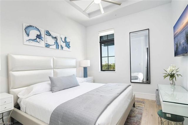 101 8th ST S # 308, Naples, FL 34102