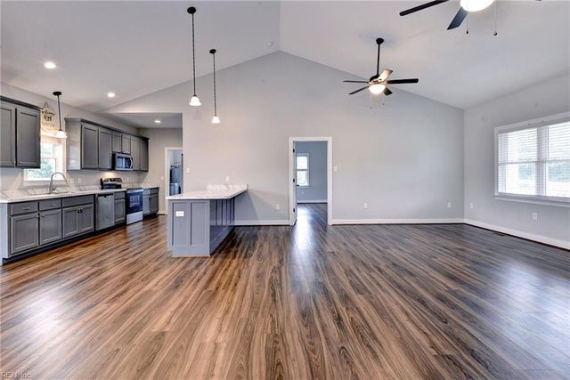 8904 Rock Cedar RD, New Kent, VA 23124