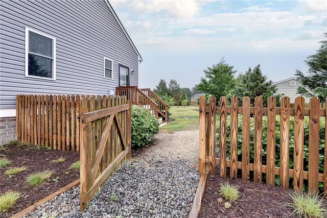 8904 Rock Cedar RD, New Kent, VA 23124