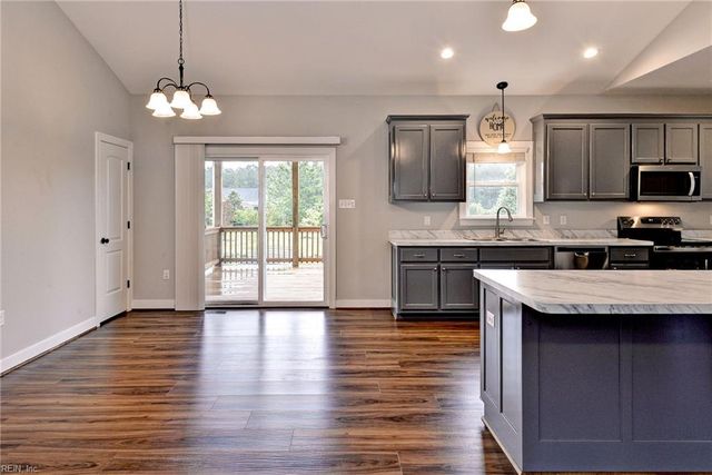8904 Rock Cedar RD, New Kent, VA 23124