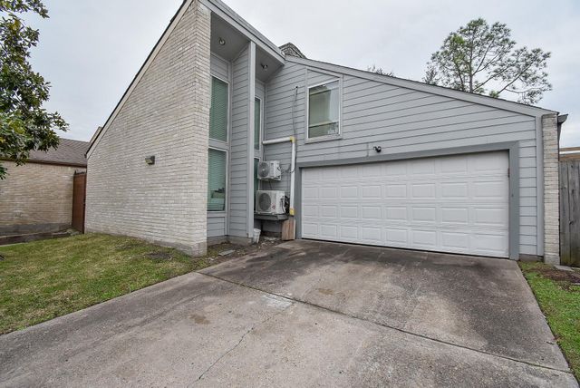 7631 Hopewell Lane, Houston, TX 77071