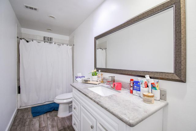 7631 Hopewell Lane, Houston, TX 77071