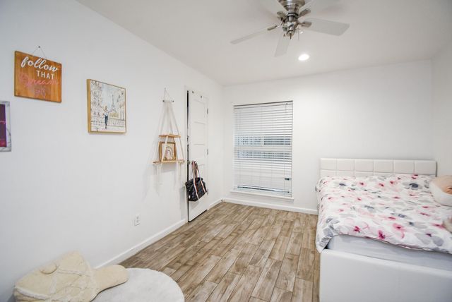 7631 Hopewell Lane, Houston, TX 77071