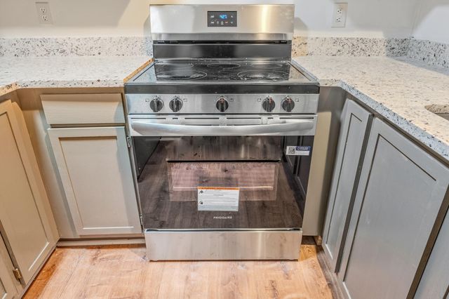 1655 Campau Farms Circle, Detroit, MI 48207