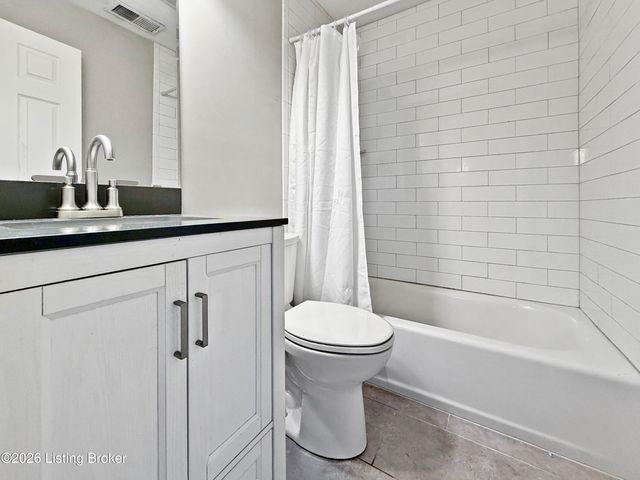 6103 Herron Ct, Louisville, KY 40229