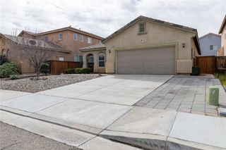 9382 Dragon Tree, Hesperia, CA 92344