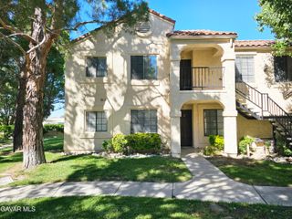2554 Olive Drive Apt 10, Palmdale, CA 93550